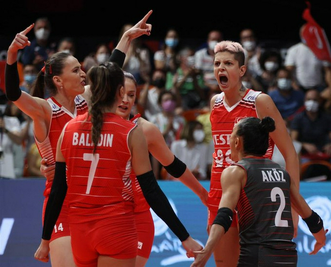 德州扑克游戏-包含土耳其队短兵相接，险胜对手晋级的词条